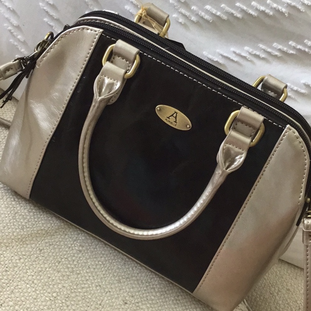 Arielle purse